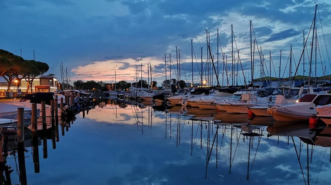 Enjoy Your Holiday In Our Pool - Beahost Porto Santa Margherita di Caorle 0*,  Italien
